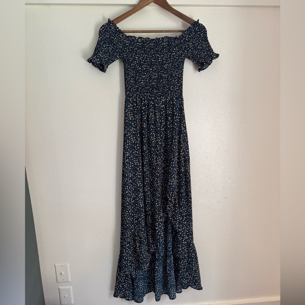 mi Ami Women’s S Navy Floral Off-Shoulder Smocked Maxi Dress - Picture 2 of 8